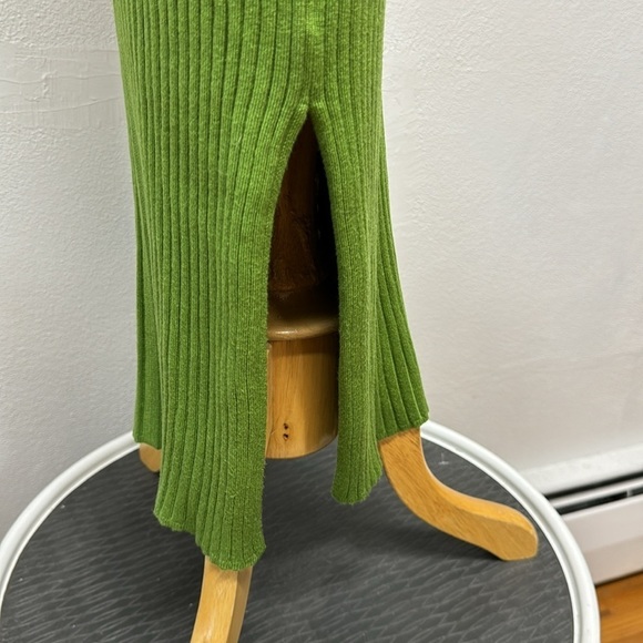 A New Day NWT Green V-Neck Long Sleeve Ribbed Stretchy Sweater Midi Dress - Picture 9 of 13